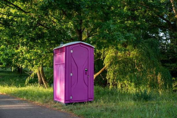 Portable Toilet Options We Offer in Bee Ridge, FL
